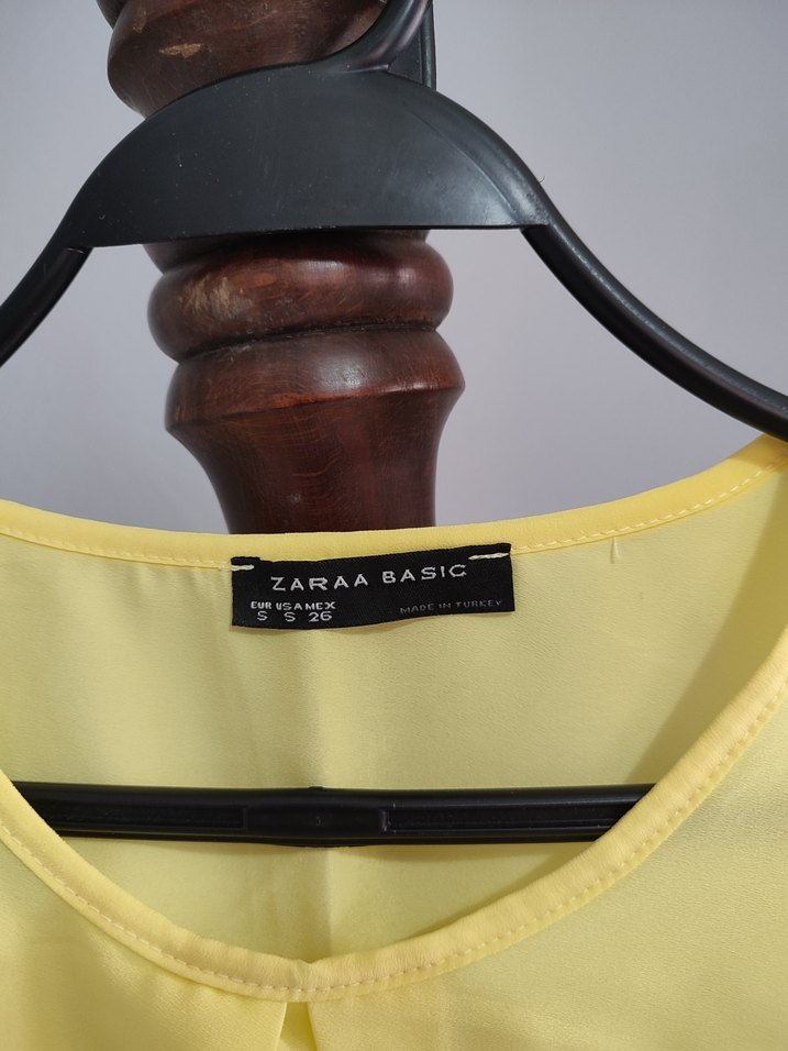 Omuzları zımbalı bluz - Görsel 4