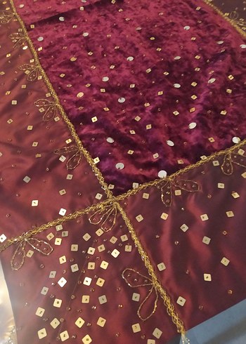 Bordo İşlemeli Parlak Masa Örtüsü - Görsel 6