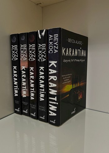 Beyza Alkoç - Karantina Roman Serisi Seti