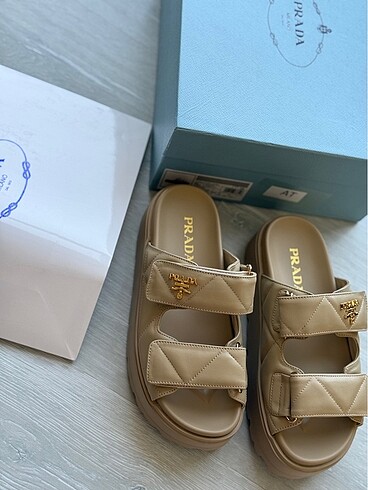 Prada terlik