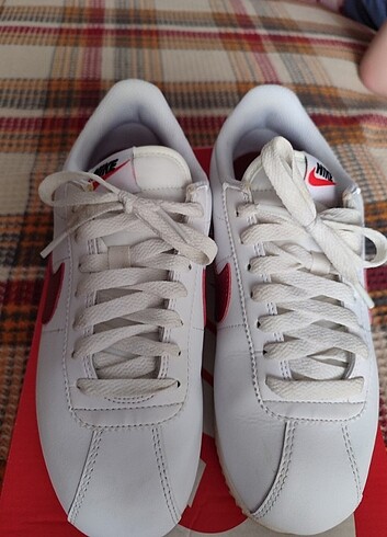 38 Beden Nike Cortez spor ayakkabı