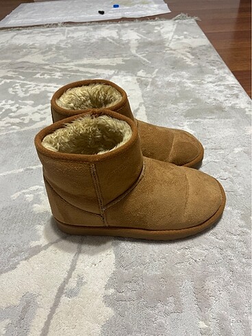 Ugg bot