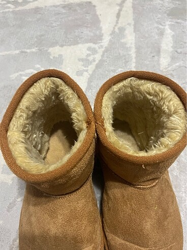 Ugg Ugg bot