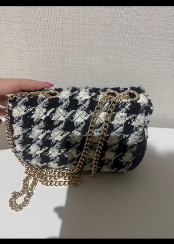 Guess Zincir Detaylı Gri Kareli Kadın Çanta