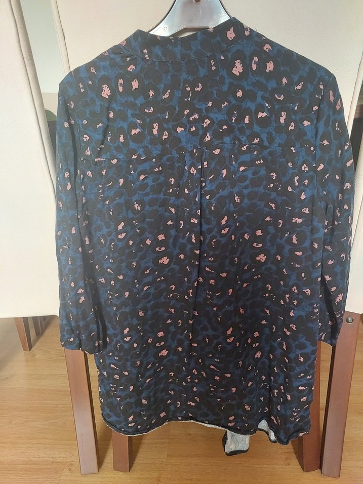 Düğmeli, Baskılı Mavi gömlek - Görsel 3