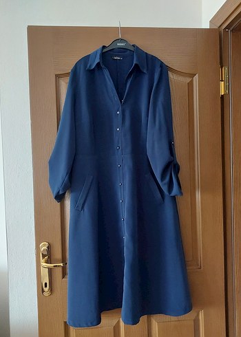 Düğmeli lacivert elbise midi - Görsel 3