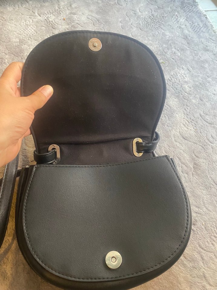 Stradivarius Siyah Süet Tokalı Kadın Çanta - Görsel 3