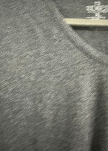 Gri V Yaka Uzun Kollu Tişörtü - Görsel 2