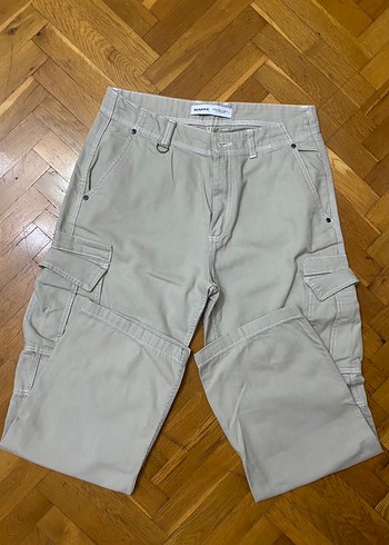 Bershka Bej Kargo Cep Detaylı Rahat Kesim Pantolon