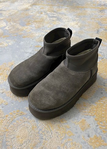 Ugg 39
