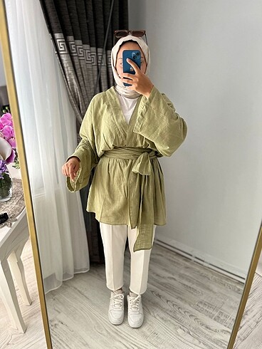 Kimono Yaza Damga Vuracak Model