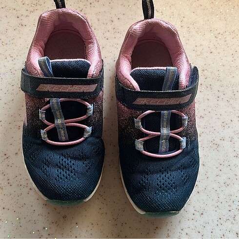 Skechers spor ayakkabı