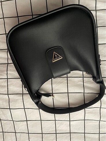 GUESS ÇANTA