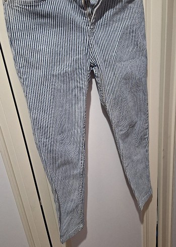 orjinal Dilvin Kadın Gri Çizgili Pilili Denim Pantolon - Görsel 2