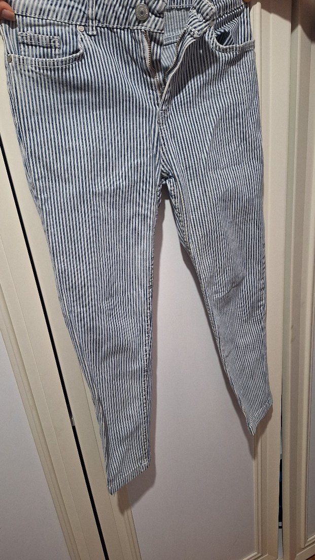 orjinal Dilvin Kadın Gri Çizgili Pilili Denim Pantolon - Görsel 2