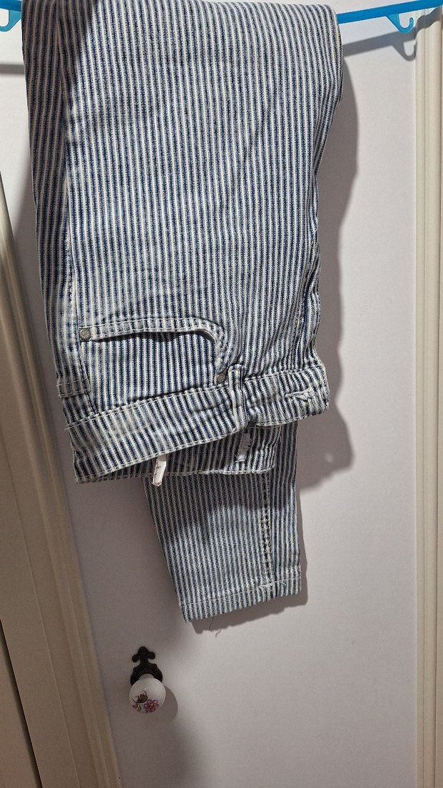 orjinal Dilvin Kadın Gri Çizgili Pilili Denim Pantolon - Görsel 3