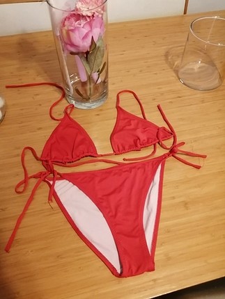 Kırmızı Bikini
