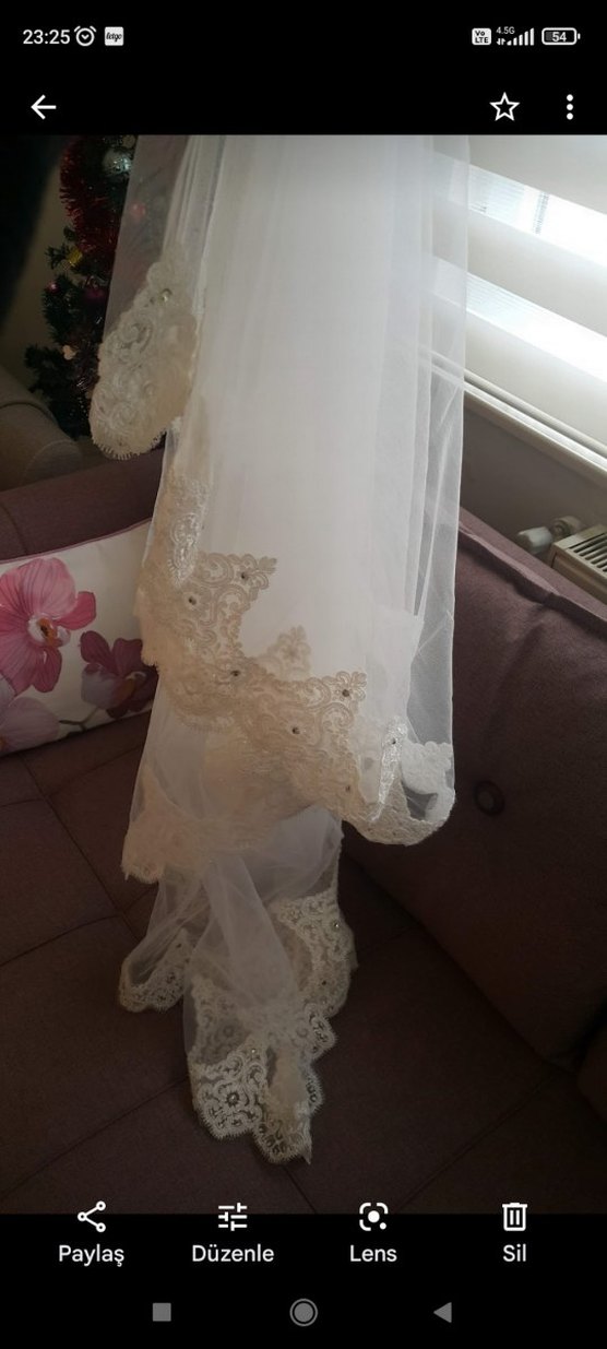Dantel Detaylı Beyaz Uzun A Kesim Gelinlik - Görsel 3