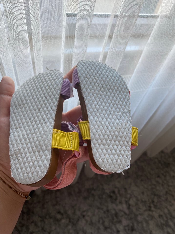 Nakışlı, Cırtcırtlı Çok Renkli Kız Terlikleri - Görsel 4