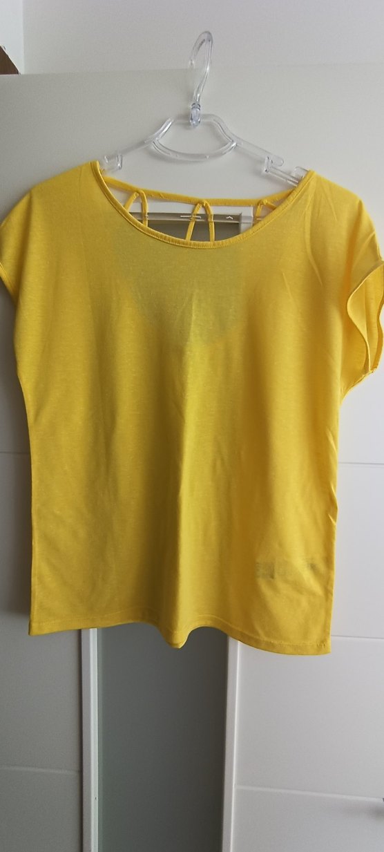 Sarı V Yakalı arkası İnce Askılı Kadın tisort - Görsel 3