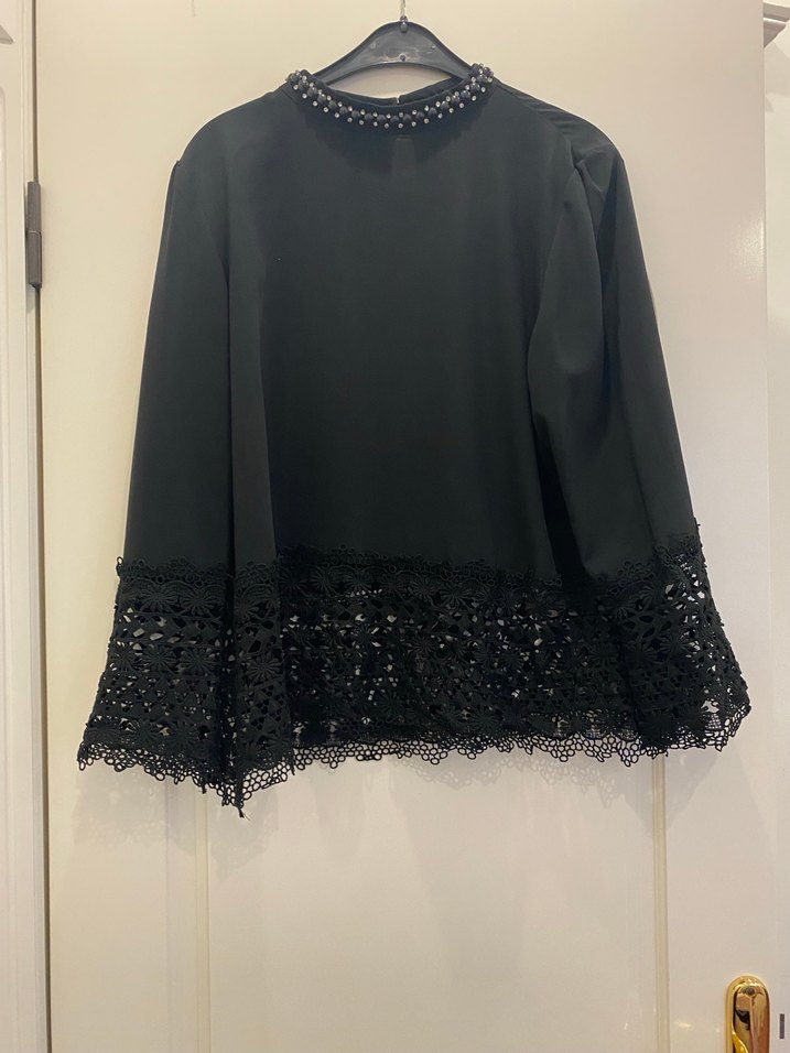 Dantel Detaylı Siyah Uzun Kollu Bluz - Görsel 1