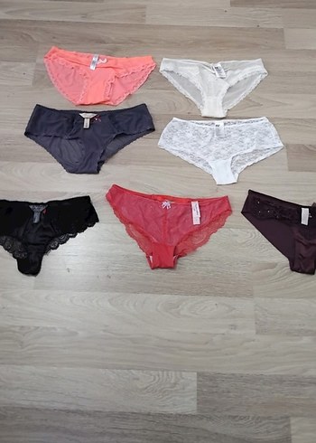 40 Beden ten rengi Renk Çok sayıda iç çamaşırı(tanesi 155)