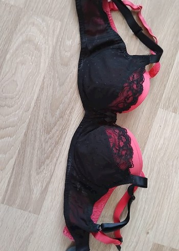Siyah Gotik Desenli dantel detaylı Sütyen