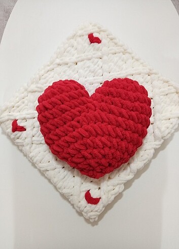 Puffy Pie Bebek battaniyesi ve kalp yastık