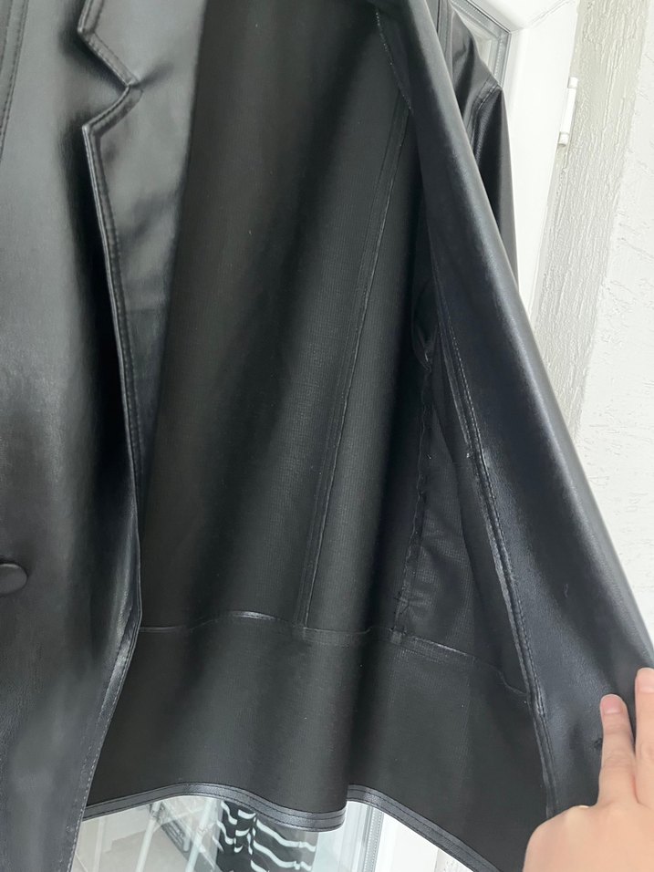 Düğmeli Siyah Deri Kadın Ceket - Görsel 4