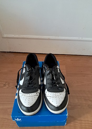 Siyah Beyaz Kadın Spor Ayakkabısı
