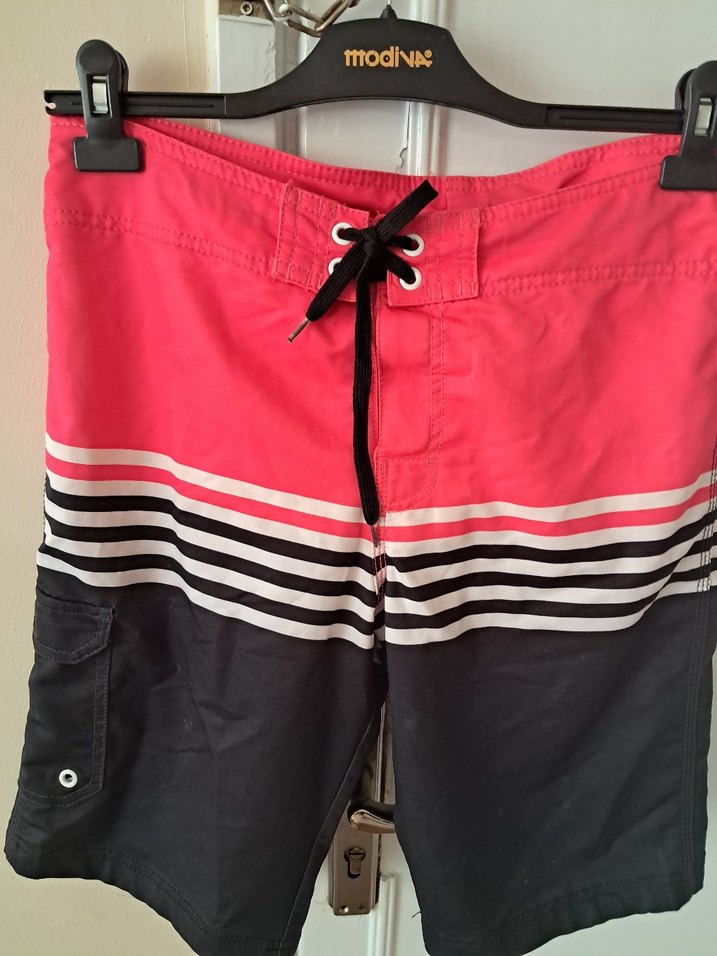 Beyaz Çizgili Pembe Erkek Midi Deniz Şortu - Görsel 2