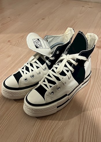 Converse Chuck Beyaz Siyah Snekars