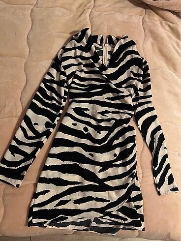 s Beden H&M kısa zebra desenli elbise