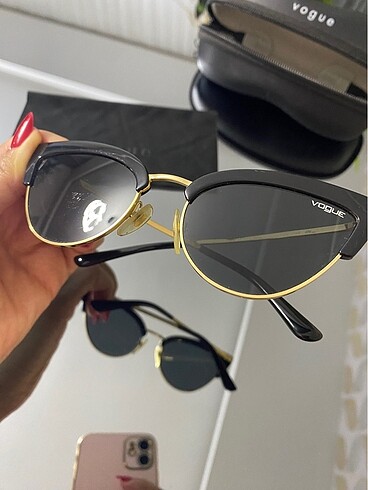 Beden siyah Renk Vogue cat eye gözlük