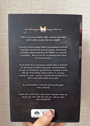 Beden Düşmüş Tanrıların Çocukları - Carissa Broadbent