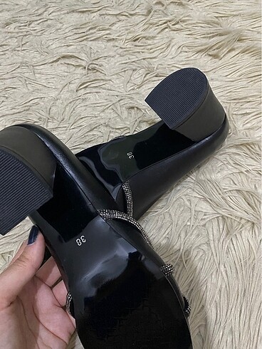 39 Beden Siyah Taşlı Sivri Burun Topuklu Ayakkabı