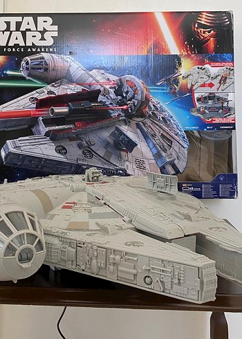 Star Wars Güç Uyanışı Millennium Falcon Figürü