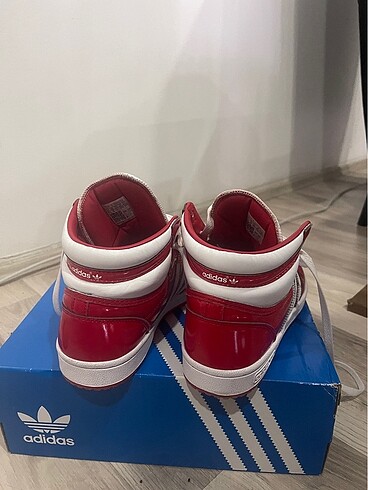 39 Beden kırmızı Renk Adidas top ten Rb