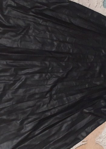 Siyah Deri Uzun Drapeli Etek - Görsel 4