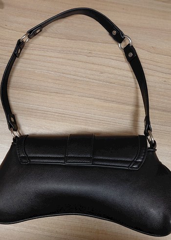 Stradivarius Stradivarius Siyah Deri Tokalı Baget Çanta