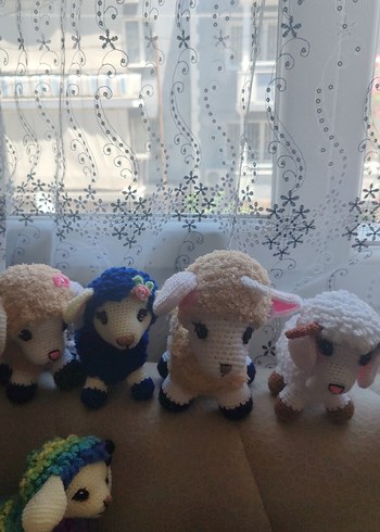 Renkli El Yapımı Amigurumi Oyuncak Koyunlar