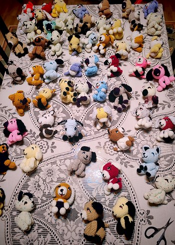 Renkli El Yapımı Peluş Oyuncaklar - Görsel 2