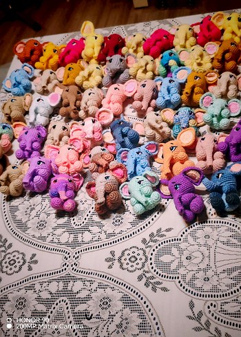 Renkli El Yapımı Peluş Oyuncaklar - Görsel 6