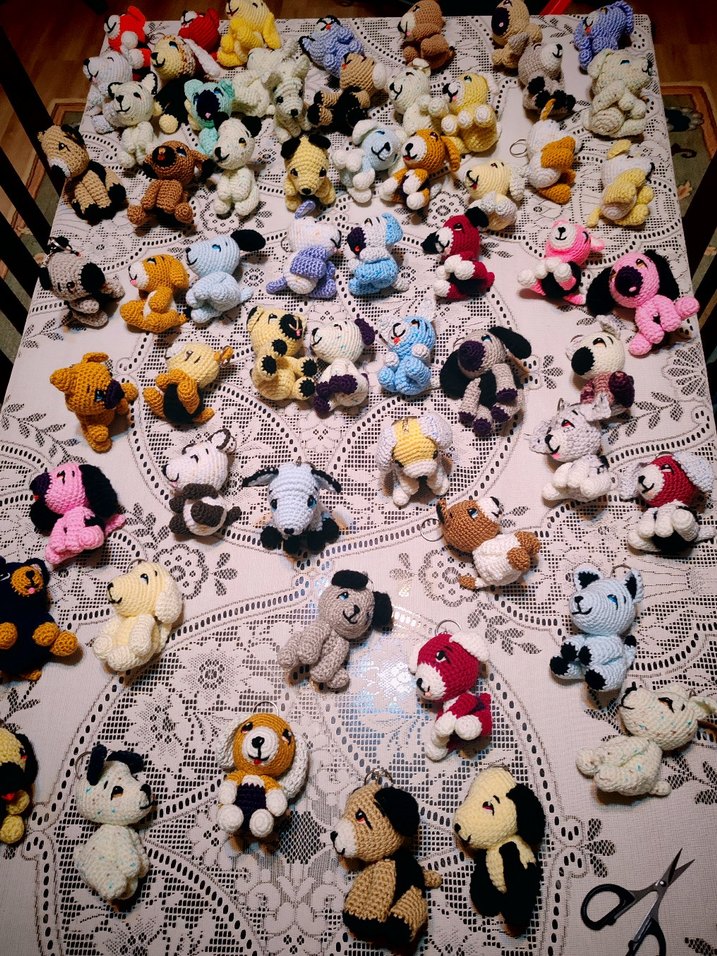 Renkli El Yapımı Peluş Oyuncaklar - Görsel 2