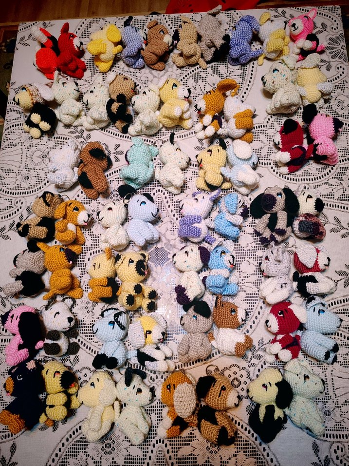 Renkli El Yapımı Peluş Oyuncaklar - Görsel 3