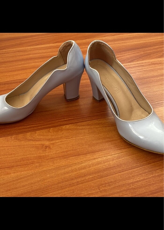 Mavi topuklu ayakkabı - Görsel 2