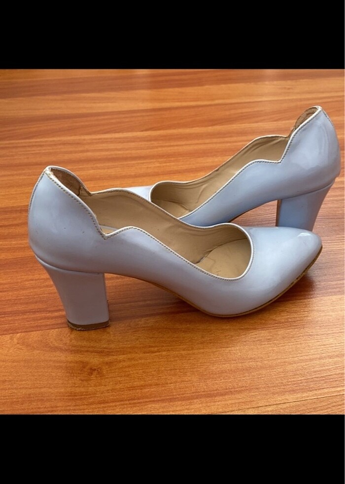 Mavi topuklu ayakkabı - Görsel 3