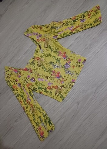 Trendyolmilla Çicekli Crop Bluz
