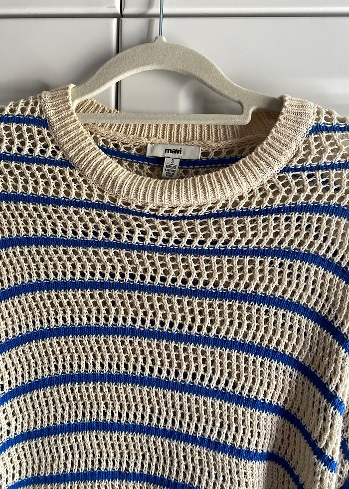 Mavi krem delikli kazak - Görsel 2