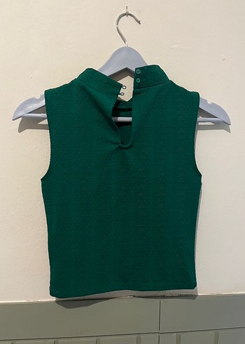 Yüksek Yakalı Yeşil Crop Top - Görsel 2